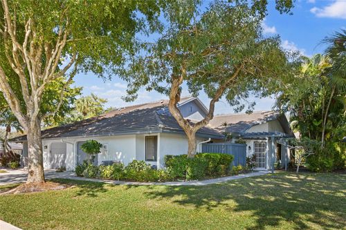 5051 Pine Dr, Boynton Beach, FL, 33437-1333 | Card Image