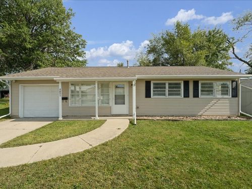 4851 Ford Ave Nw, Cedar Rapids, IA, 52405-4320 | Card Image