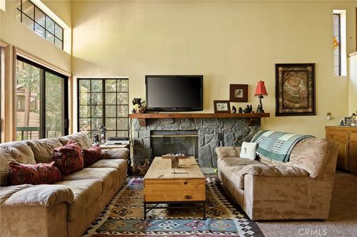 27434 White Fir Dr, Lake Arrowhead, CA, 92352 | Card Image