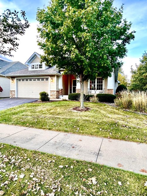 10511 Hawthorn Trl, Woodbury, MN, 55129-8769 | Card Image