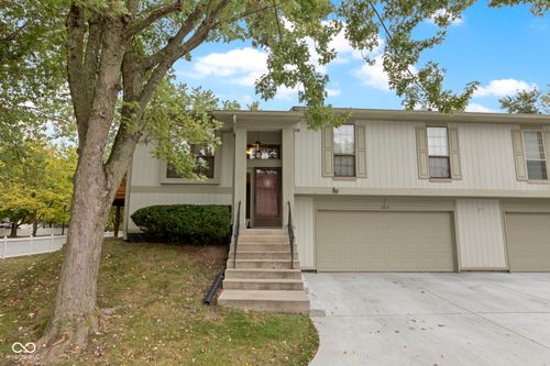 2674 Lakeshire Ln, Indianapolis, IN, 46268-3217 | Card Image