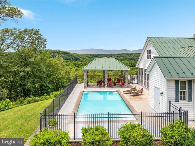 400 Deer Run Cir, House other with 4 bedrooms, 4 bathrooms and null parking in Front Royal VA | Image 32