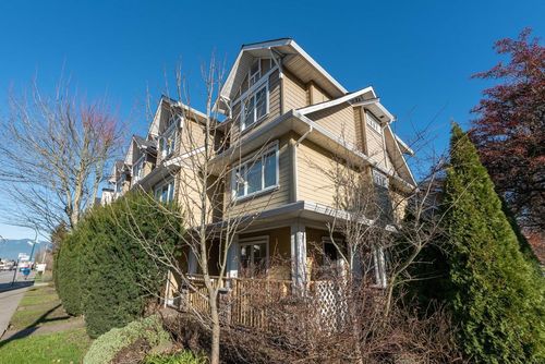 4398 Knight St, Vancouver, BC, V5N3M5 | Card Image