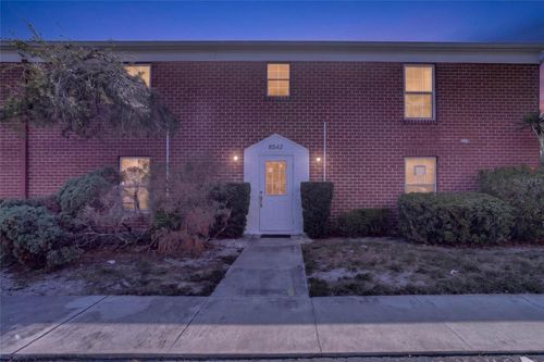 b-8542 10th St N, ST PETERSBURG, FL, 33702-3373 | Card Image