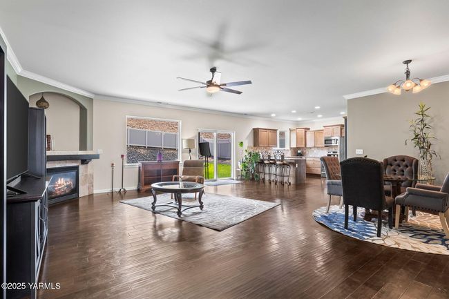 Living Room | Image 5