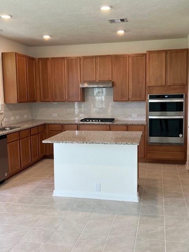 Large Kitchen | Image 5