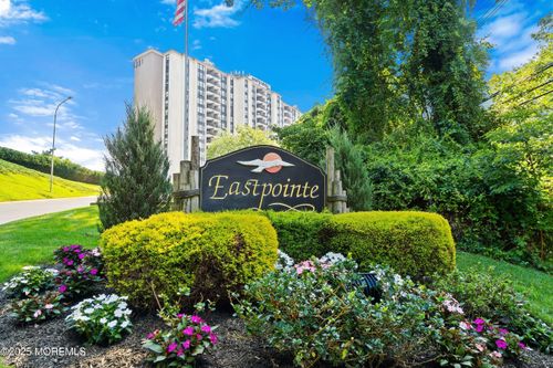 511-1 Scenic Dr, Highlands, NJ, 07732-1329 | Card Image