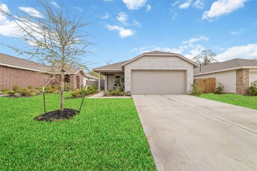 310 Riverwood Village Ln, Sealy, TX, 77474-2477 | Card Image