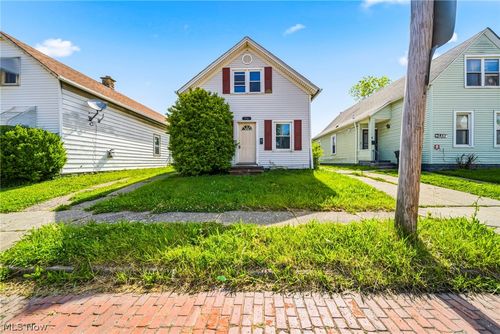3449 E 71st St, Cleveland, OH, 44127-2006 | Card Image