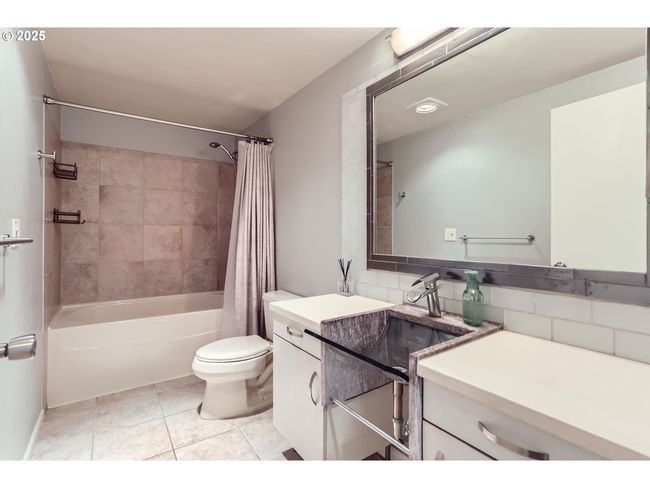 APT-5E - 48 Eagle Crest Dr, Condo with 2 bedrooms, 2 bathrooms and 1 parking in Lake Oswego OR | Image 12