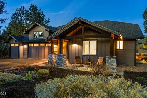 8293 Vireo Ct, Redmond, OR, 97756-9661 | Card Image