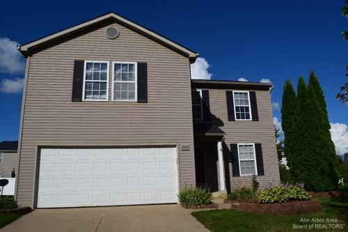 8549 Hawthorn Hl, Dexter, MI, 48130-9105 | Card Image
