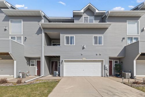 h-673 Kingfisher Ln, Woodbury, MN, 55125-1845 | Card Image