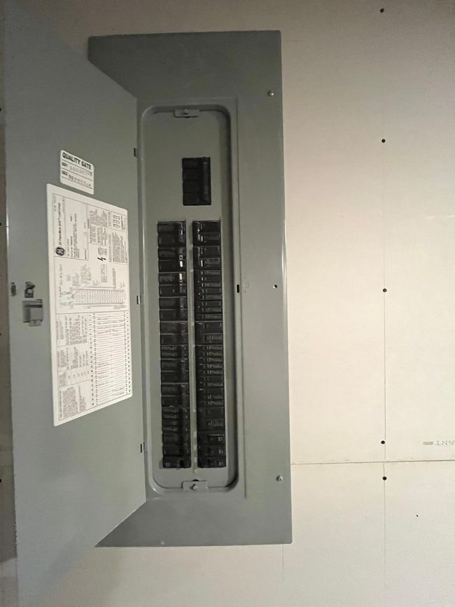 200 amp breakers | Image 31