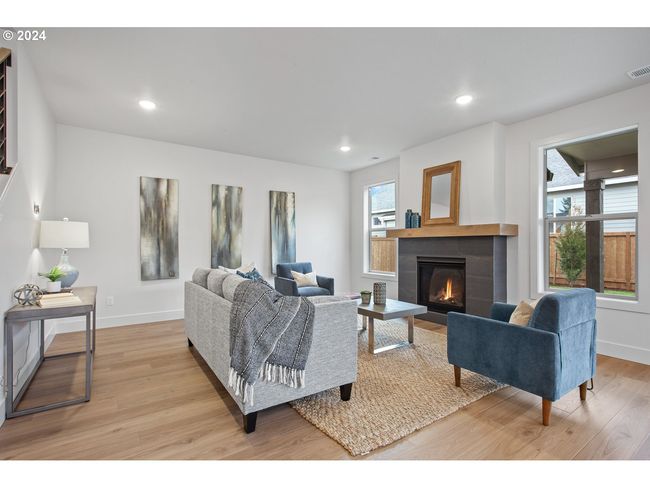8870 Sw Mohegan Ln, House other with 5 bedrooms, 3 bathrooms and 3 parking in Tualatin OR | Image 15