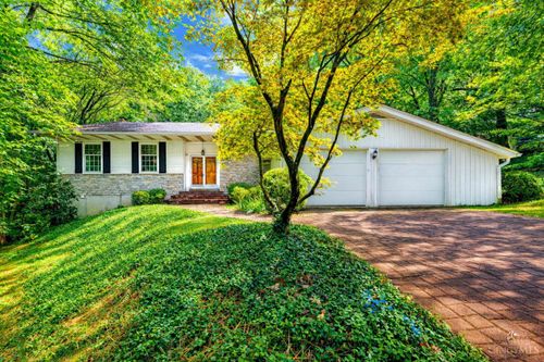 204 Brocdorf Dr, Wyoming, OH, 45215-4105 | Card Image