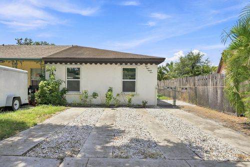 5884 S 38th St, Greenacres, FL, 33463-3232 | Card Image
