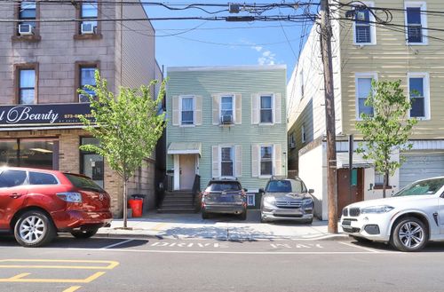 813 12th St, Union City, NJ, 07087 | Card Image
