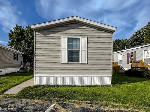 2028 Riverview Dr, Saint Clair, MI, 48079-5289 | Card Image