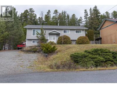 3674 Hawthorne Ave, House other with 5 bedrooms, 2 bathrooms and null parking in Thornhill BC | Image 1