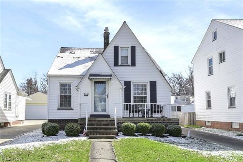 4121 W 158th St, Cleveland, OH, 44135-4347 | Card Image