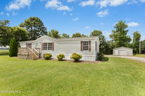 889 Pollock Rd, Kenly, NC, 27542-8521 | Card Image