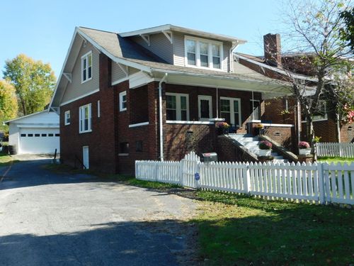 208 N Main St, Harlan, KY, 40831-2212 | Card Image