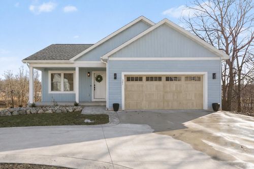 321 W High St, Union City, MI, 49094-1027 | Card Image