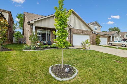 802 Carnation Dr, Smyrna, TN, 37167-1767 | Card Image