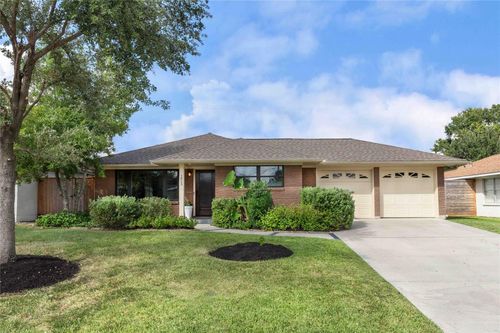 1823 Seaspray Ct, Houston, TX, 77008-1235 | Card Image
