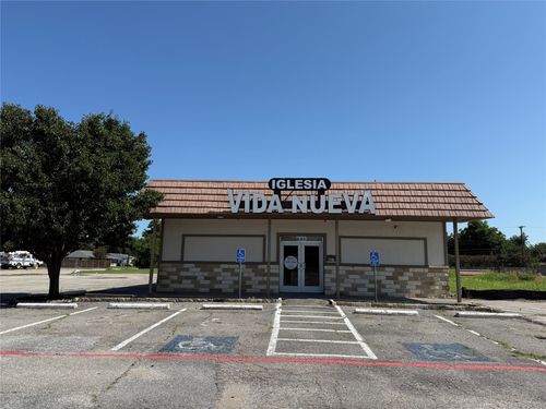 325 E Pipeline, Bedford, TX, 76022 | Card Image