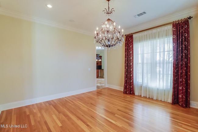 Formal dining room | Image 12