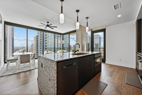 2701-84 N Interstate 35, Austin, TX, 78701-4985 | Card Image