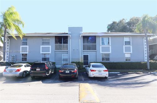 20410a-464 Ne 210th Circle Ter, Miami, FL, 33179-5237 | Card Image