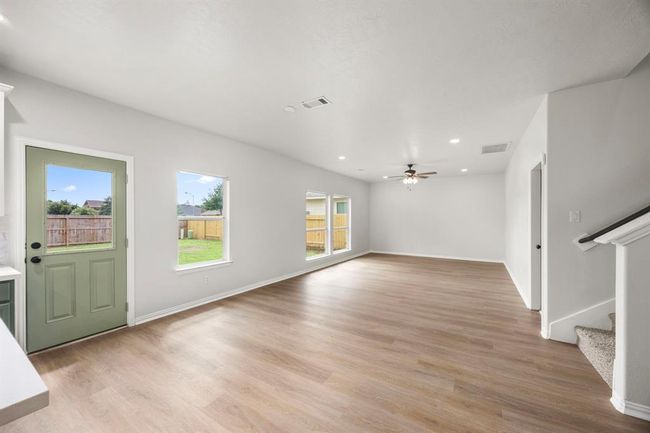 Open-Concept Living Perfect for Family Gatherings | Image 16