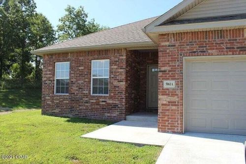 b-5061 Raintree Cir, Loma Linda, MO, 64804-5405 | Card Image