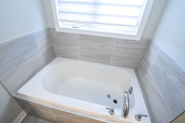 25 Barker Pky, House other with 3 bedrooms, 3 bathrooms and 2 parking in Thorold ON | Image 27
