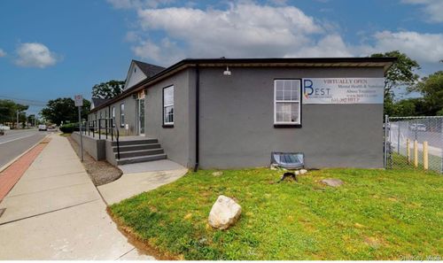 207 Bay Shore Rd, Deer Park, NY, 11729-6930 | Card Image