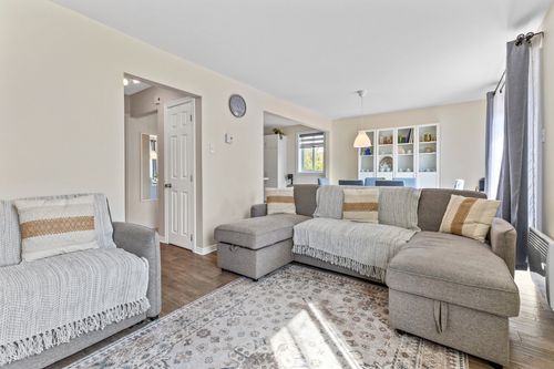 1081 Rue Jeary, Longueuil, QC, J4V3B5 | Card Image