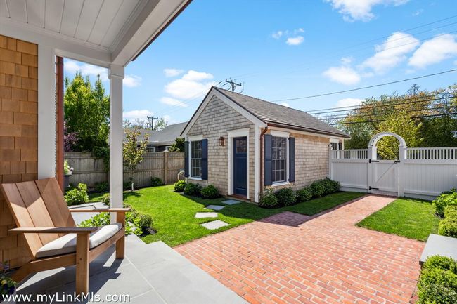 43 Peases Point Way S, House other with 4 bedrooms, 7 bathrooms and null parking in Edgartown MA | Image 4