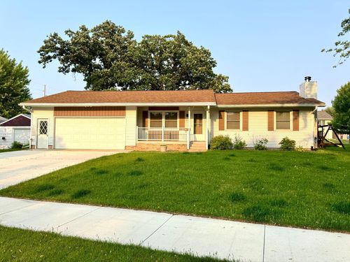 604 5th Ave Se, Stewartville, MN, 55976-1416 | Card Image