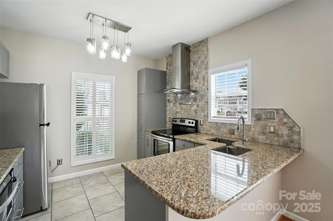 Kitchen | Image 9