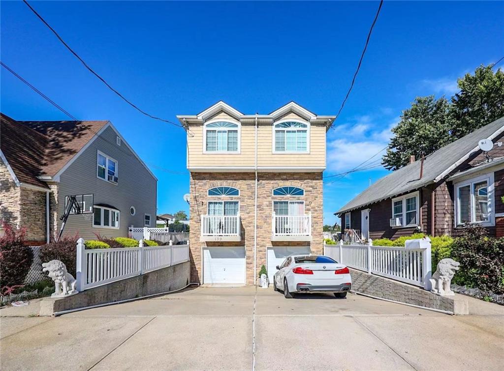 Whitman Ave, Staten Island, NY 10308