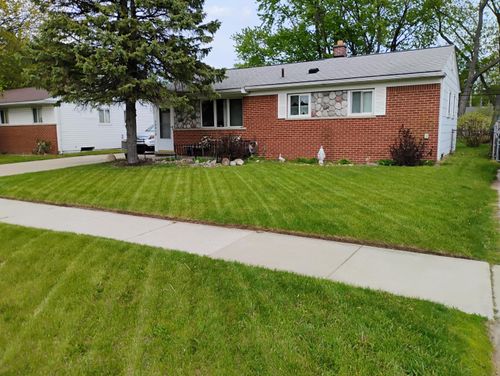 12415 Clinton River Rd, Sterling Heights, MI, 48313-3222 | Card Image