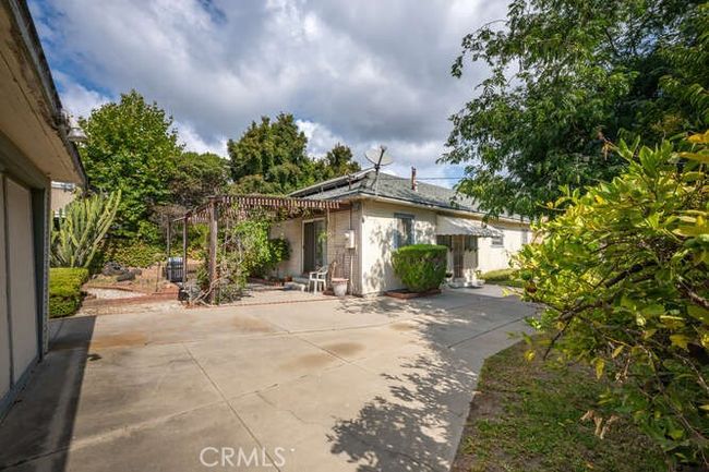 Large backyard | Image 38
