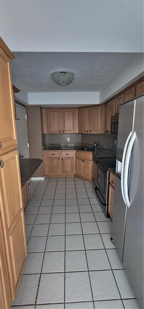 402-2425 Presidential Way, West Palm Beach, FL, 33401-1322 | Card Image