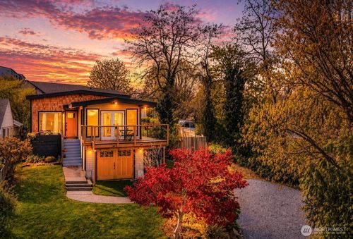 8607 42nd Avenue S, Seattle, WA, 98118 | Card Image