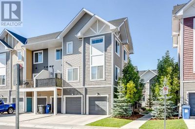 489 Canals Cross Sw, Townhouse with 3 bedrooms, 3 bathrooms and 2 parking in Airdrie AB | Image 2