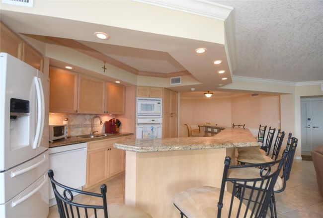 APT-1404 - 1340 S Ocean Blvd, Condo with 2 bedrooms, 2 bathrooms and null parking in Pompano Beach FL | Image 15