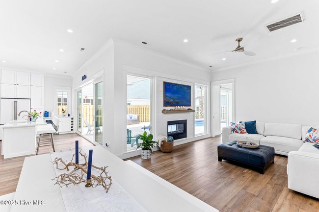 1320 Searay Ln, House other with 4 bedrooms, 4 bathrooms and 1 parking in Carolina Beach NC | Image 4